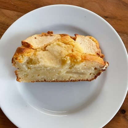 ヨーグルトを使ったケーキは初めて作りました。
しっとりしていて美味しかったです。